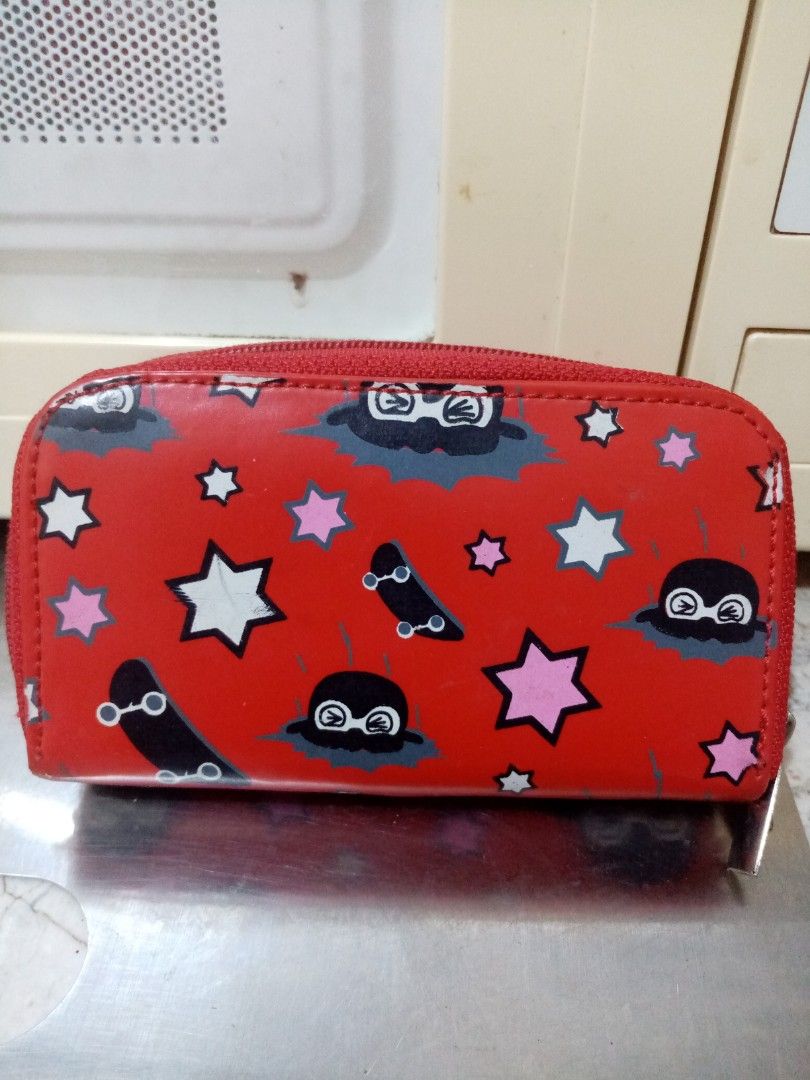 Red coin purse with keyholder (Category: Purses & Pouches) located in Antipolo. Submitted by sonrabbit (Listing ID 1338137038, Image 2). Description: .
