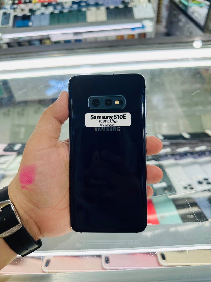 Samsung S10e 128gb Single Sim FU no issue (Category: Samsung) located in San Juan City. Submitted by javedsgadgetshop (Listing ID 1338165853, Image 1). Description: OPEN FOR INSTALLMENT VIA CREDIT CARD/GGIVES/SPAY/BILLEASE & SWAP/TRADE-IN! BUY AND SELL! Quick Specs : Samsung S10e •128gb •Korean Variant •Good batt health •Factory Unlock •95% Smoothness •No hidden issue | No Repaired •100% Authentic | Not Refurbished •w/ OEM Charger & store warrant