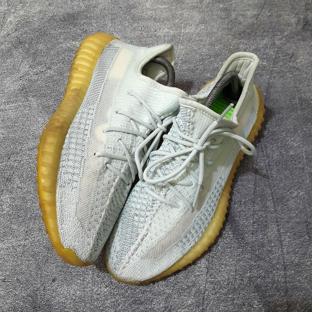 Sepatu second ADIDAS YEEZY Original sneakers Bagus jual murah size 44 koleksi Fesyen Pria Sepatu Sneakers di Carousell