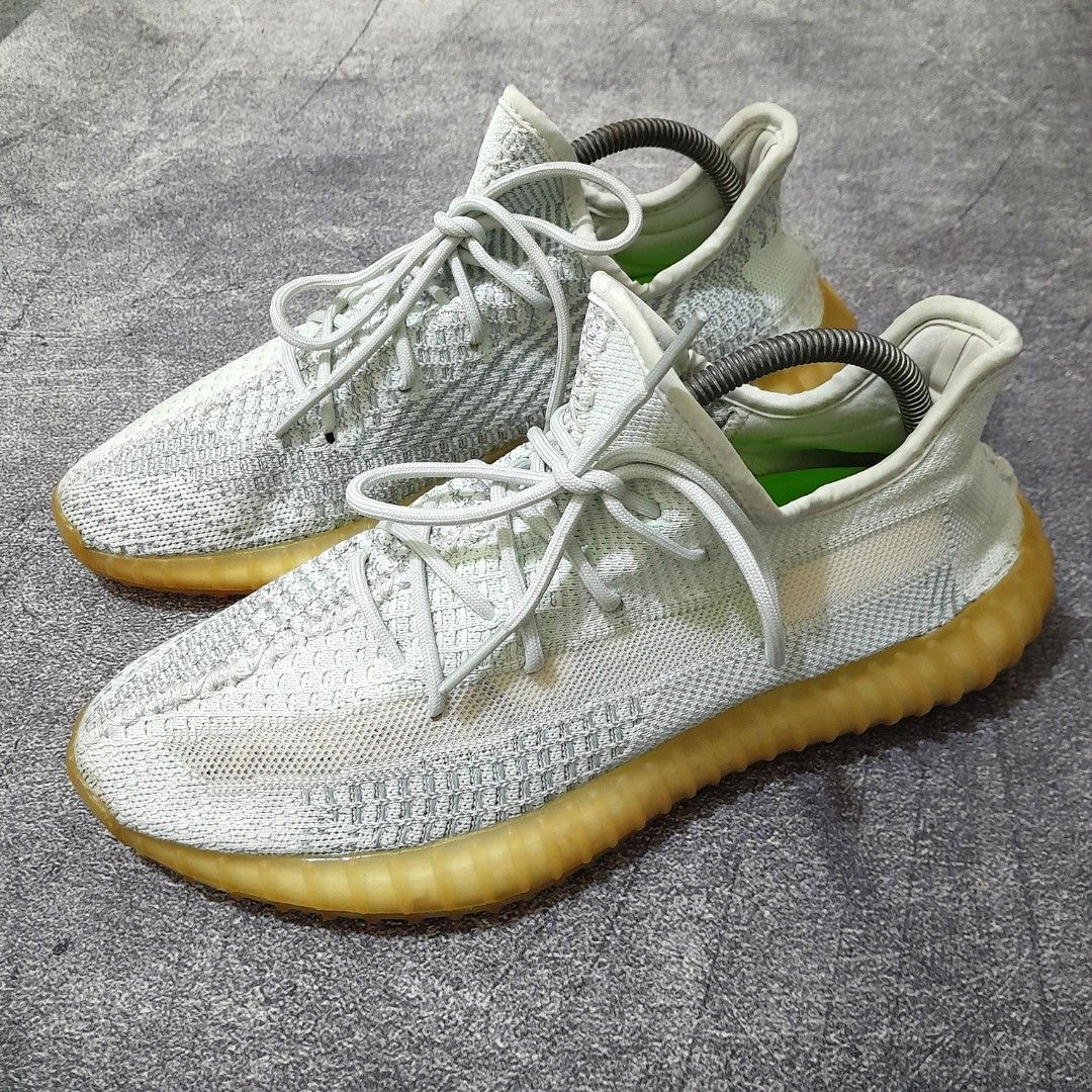 Sepatu second ADIDAS YEEZY Original sneakers Bagus jual murah size 44 koleksi Fesyen Pria Sepatu Sneakers di Carousell