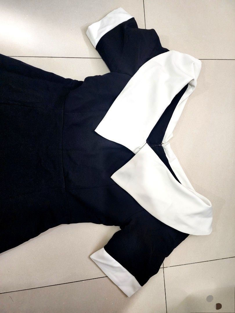 SHEIN midi dress (Category: Dresses) located in Quezon City. Submitted by declutterbcozynot (Listing ID 1338124050, Image 2). Description: used once for christmas party only can pass as brand new.