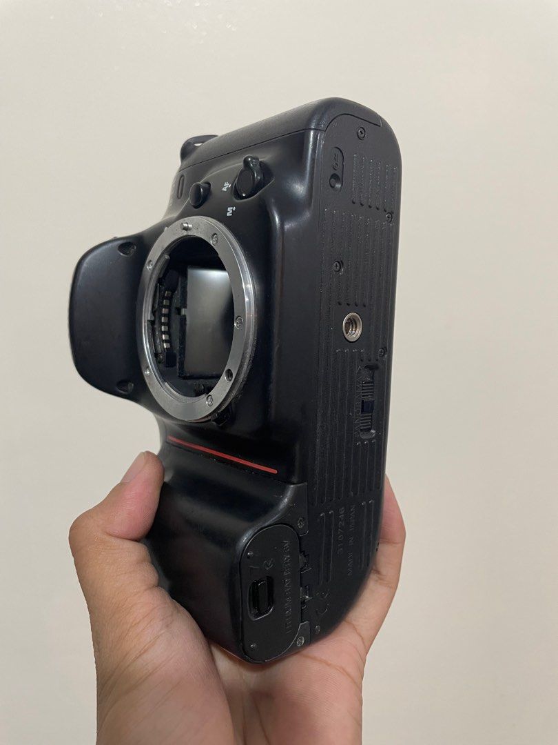SLR Nikon F50 (Category: Cameras) located in Manila. Submitted by safemountain_2a95d8 (Listing ID 1338128027, Image 3). Description: SLR film camera - Nikon F50 body All buttons working Untested (no battery) Selling as is Nego for sure buyer Pasig area.