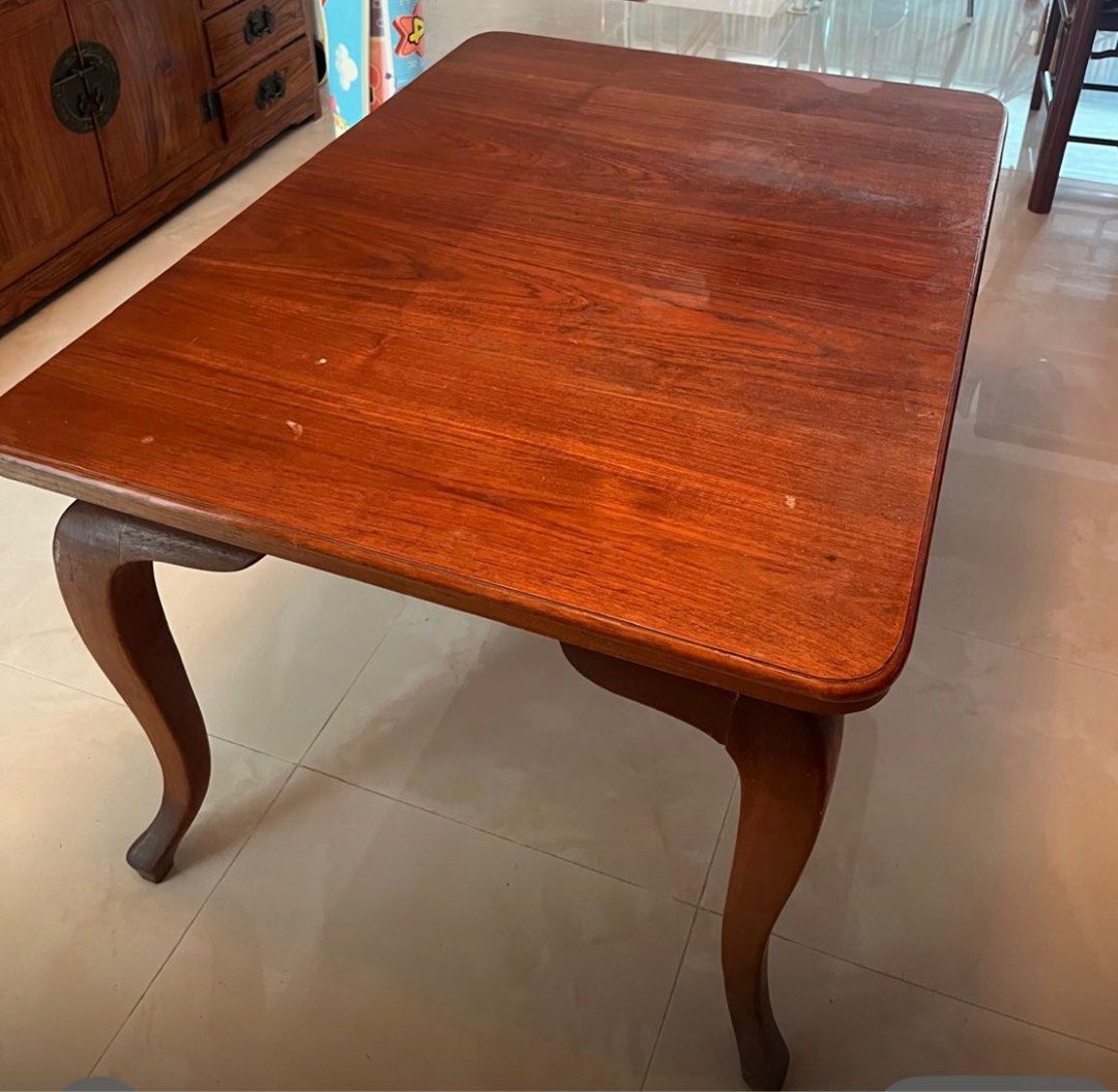 Solid Wood Dining Table （分類：桌子）位於 Hong Kong。 由 jtgl2 提交（商品編號 1338223361，圖片 2）。簡介： Solid wood dining table - extendable. Well used but in great condition! 。