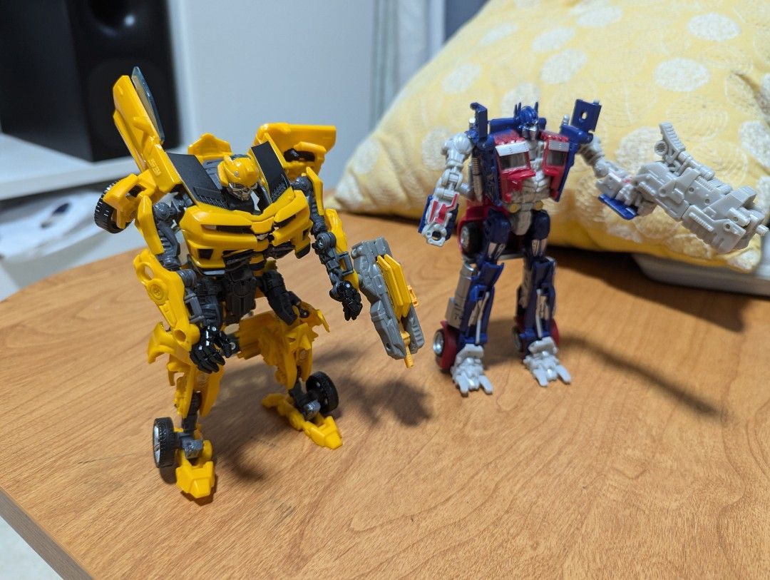 Transformers (Category: Toy Figures) located in Singapore. Submitted by jtxjysh (Listing ID 1338219550, Image 2). Description: .