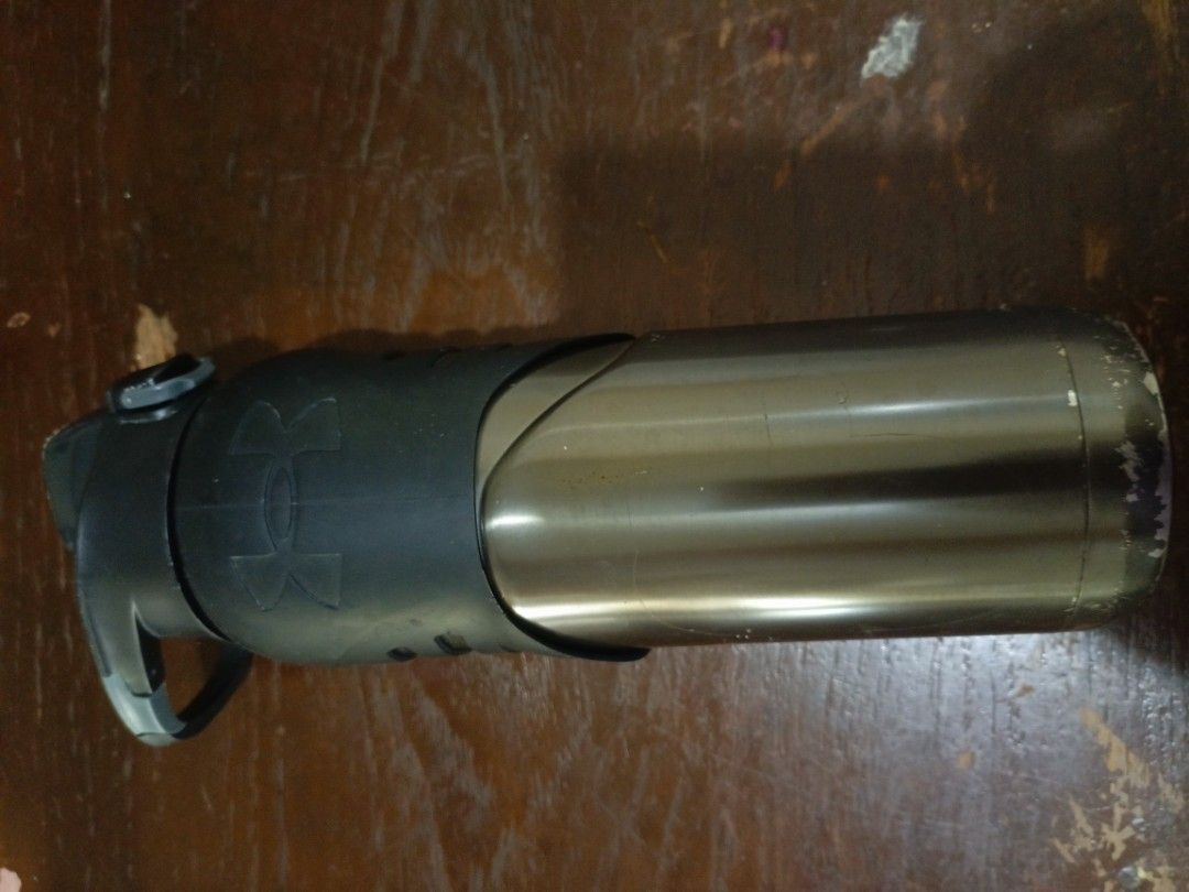 Underarmour Tumbler (Category: Water Bottles & Tumblers) located in Las Pinas. Submitted by claudinestuffs (Listing ID 1338141170, Image 2). Description: with scratches but still good insulation 900ml plus sf.