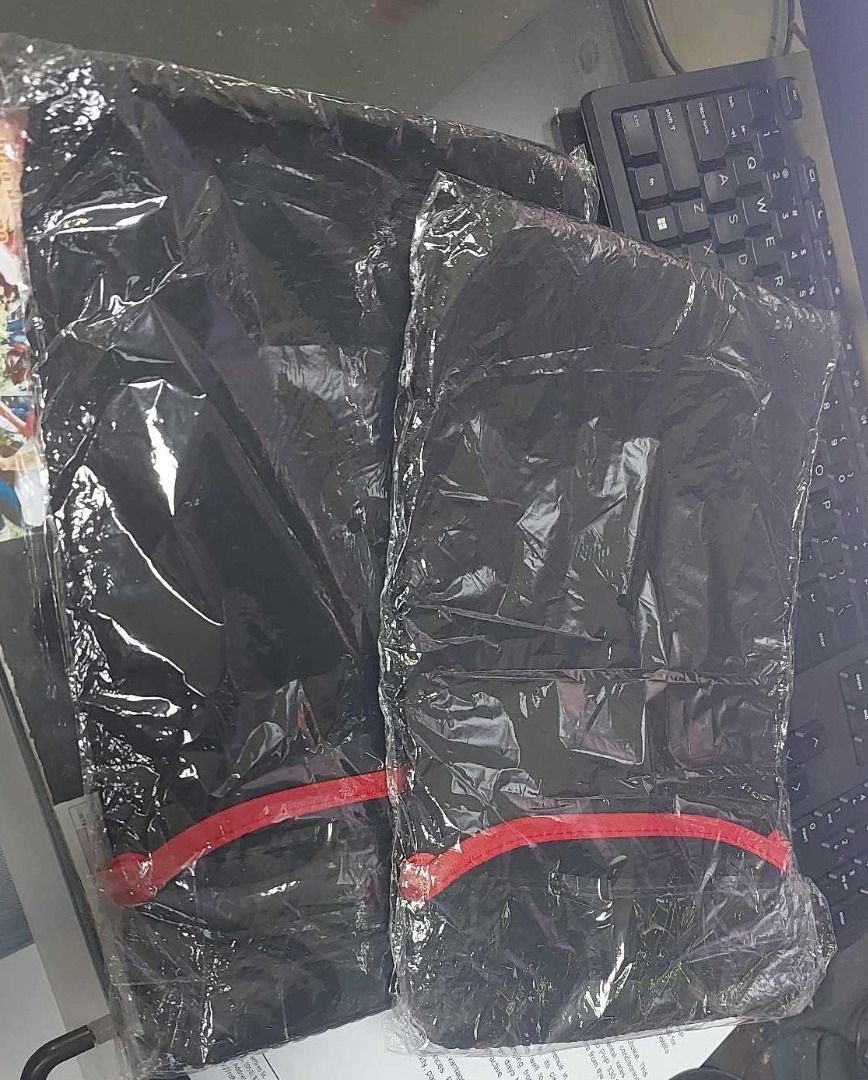 12 inches laptop cover (Category: Laptop Bags & Sleeves) located in Carigara. Submitted by niac13 (Listing ID 1338335451, Image 1). Description: Each costs P200, but i am selling it for 120 na lang each..