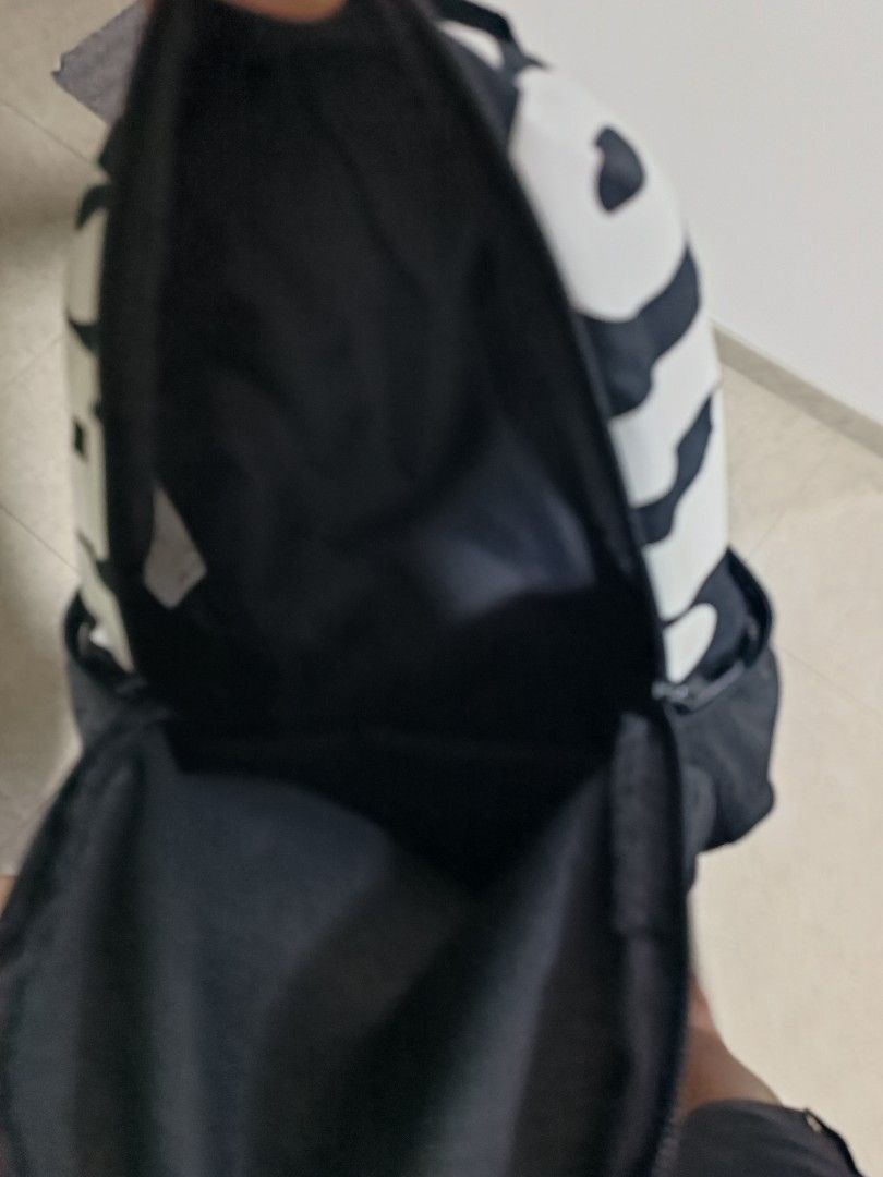 Backpack (Category: Other Sports Equipment and Supplies) located in Singapore. Submitted by theangelvibez (Listing ID 1338435571, Image 3). Description: price negotiable... as good as a new.