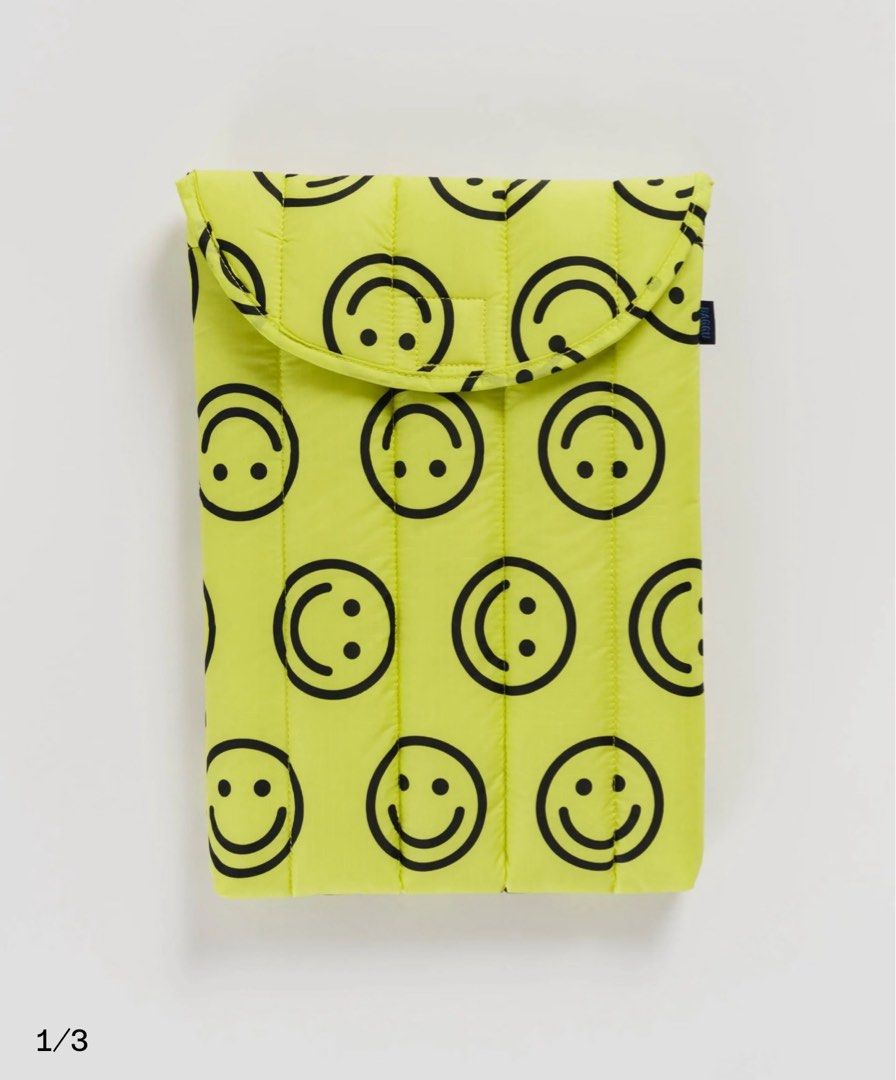 BAGGU SMILEY LAPTOP SLEEVE / POUCH 13”-14” (Category: Laptop Bags & Sleeves) located in Pasig City. Submitted by r_trunc (Listing ID 1338410773, Image 1). Description: Bought for PHP 2,800 here in the Philippines in Rockwell RFS: too large for my iPad LAST PRICE POSTED STILL WITH ORIGINAL PACKAGING.
