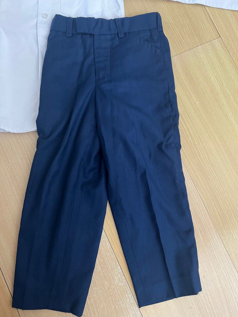 Boy 4-5 yr old formal wear (Category: Babies & Kids Fashion) located in Quezon City. Submitted by _hellopanda (Listing ID 1338312894, Image 3). Description: White long sleeve Navy slacks Very nice material.