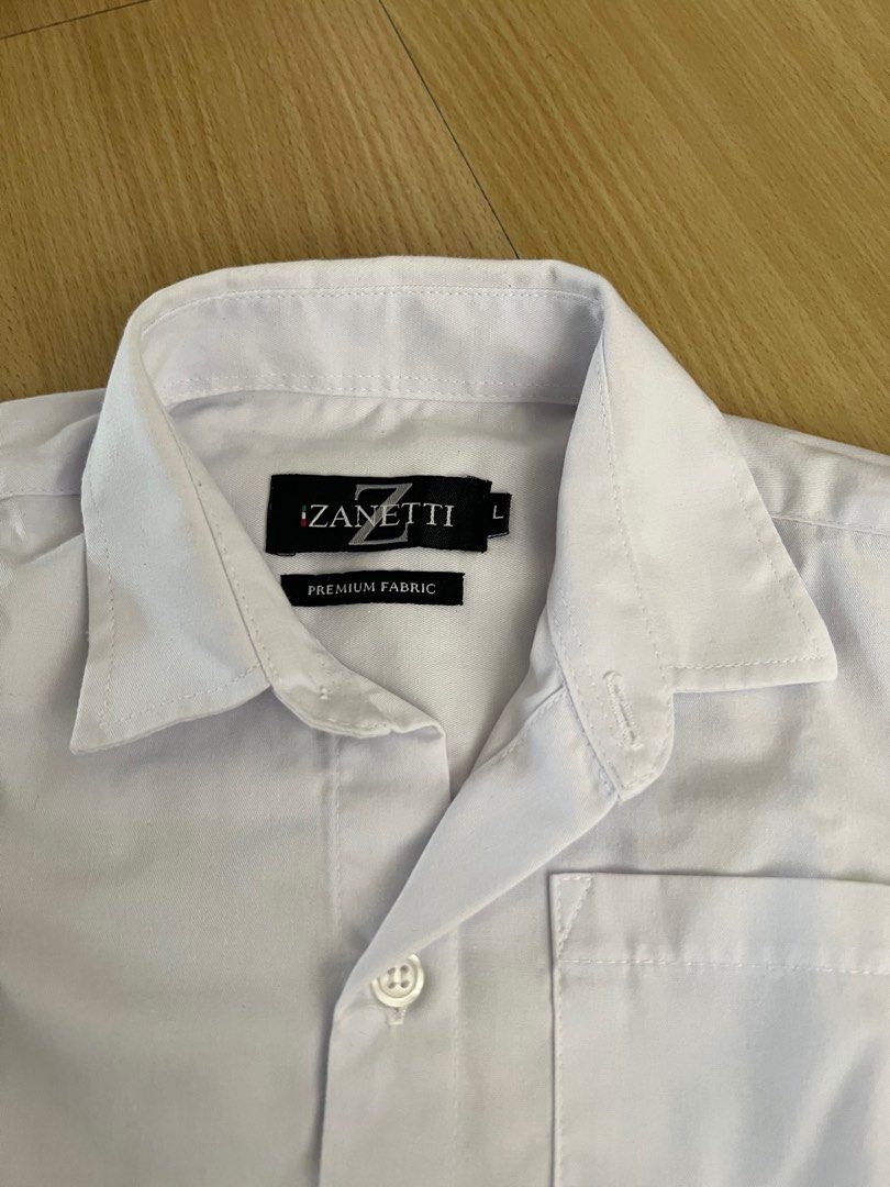 Boy 4-5 yr old formal wear (Category: Babies & Kids Fashion) located in Quezon City. Submitted by _hellopanda (Listing ID 1338312894, Image 2). Description: White long sleeve Navy slacks Very nice material.