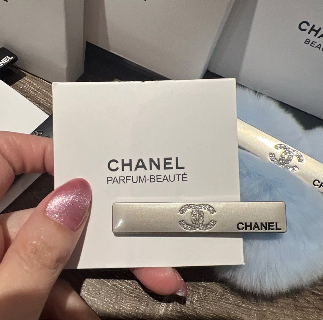 New With Box Chanel Beauty Hair Clip Gift Set 2 Pcs Rare Silver Chanel Silver Metal Rhinestone Hair Pins/Hair Clips 2Pcs Set  main image 4