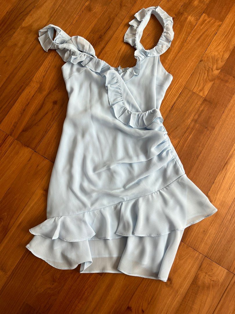 Chic Le Frique Mincia Mini Dress, Women's Fashion, Dresses & Sets, Dresses  on Carousell