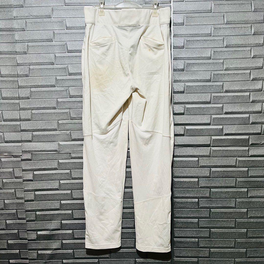 CLEARANCE NIKE BASEBALL ENGINEERED ACTIVEWEAR PANTS WHITE MEDIUM 16x42 Men s Fashion Activewear on Carousell