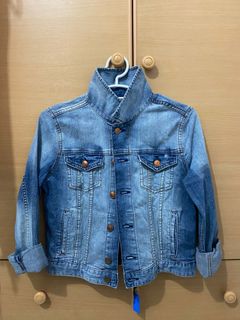 (Category: ) located in . Submitted by valuevillage1 (Listing ID 1338365001, Image 1). Description: .