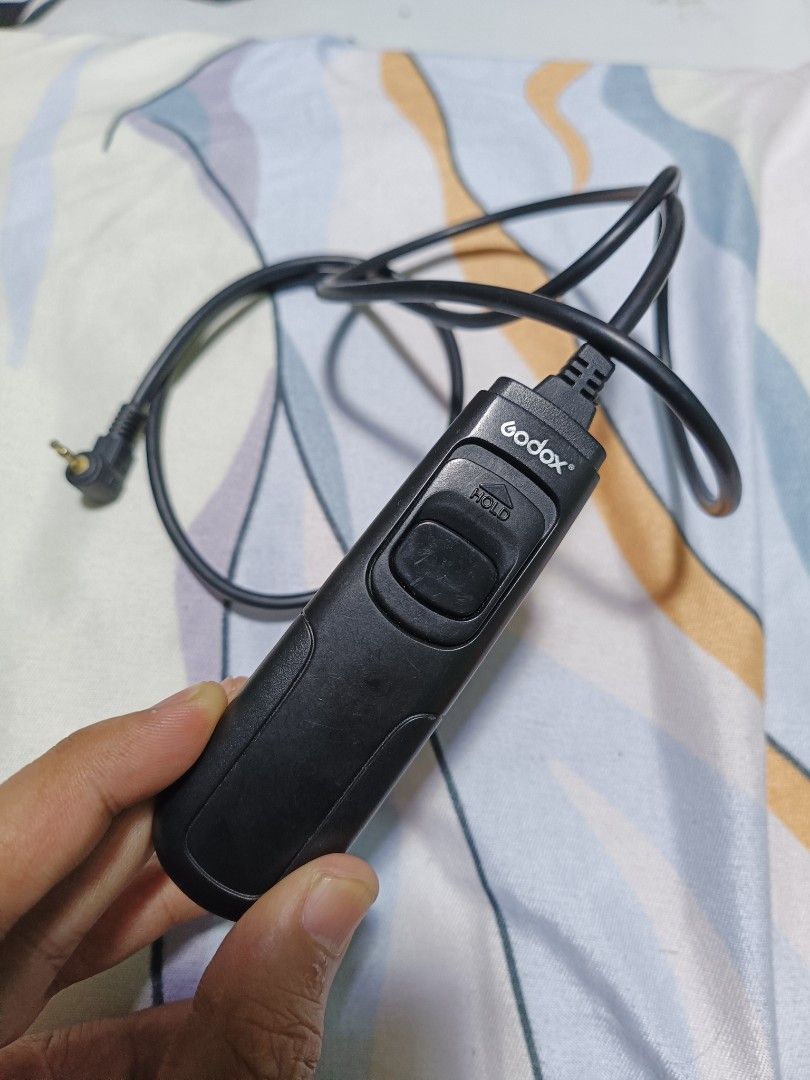 Godox Shutter Release cable For Canon (Category: Microphones) located in Caloocan City. Submitted by mr.carlo_dslr_laptop (Listing ID 1338312478, Image 1). Description: Godox Shutter Release cable For Canon 900 nalang As is Declutter na ng accessories Di ginagamit Monumento pick up.