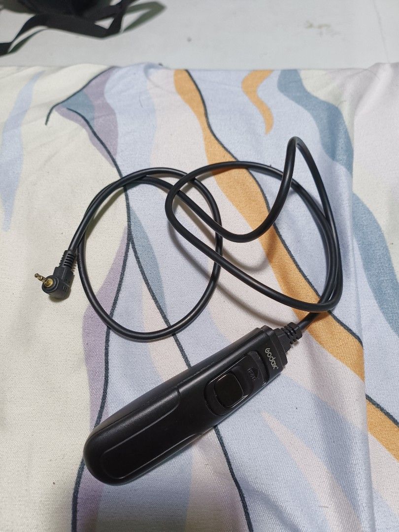 Godox Shutter Release cable For Canon (Category: Microphones) located in Caloocan City. Submitted by mr.carlo_dslr_laptop (Listing ID 1338312478, Image 2). Description: Godox Shutter Release cable For Canon 900 nalang As is Declutter na ng accessories Di ginagamit Monumento pick up.