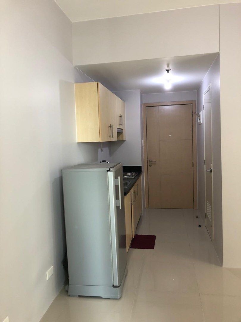 Grass Residences Tower 2 (Category: Apartments & Condos) located in Quezon City. Submitted by ex-box (Listing ID 1338456448, Image 2). Description: For sale Grass Residences Tower 2 2 units (combined) With balcony 2 bedrooms 2 toilet and bath Clean title, ready for transfer 5.7m 0917-5397819 Thank you! 😊.