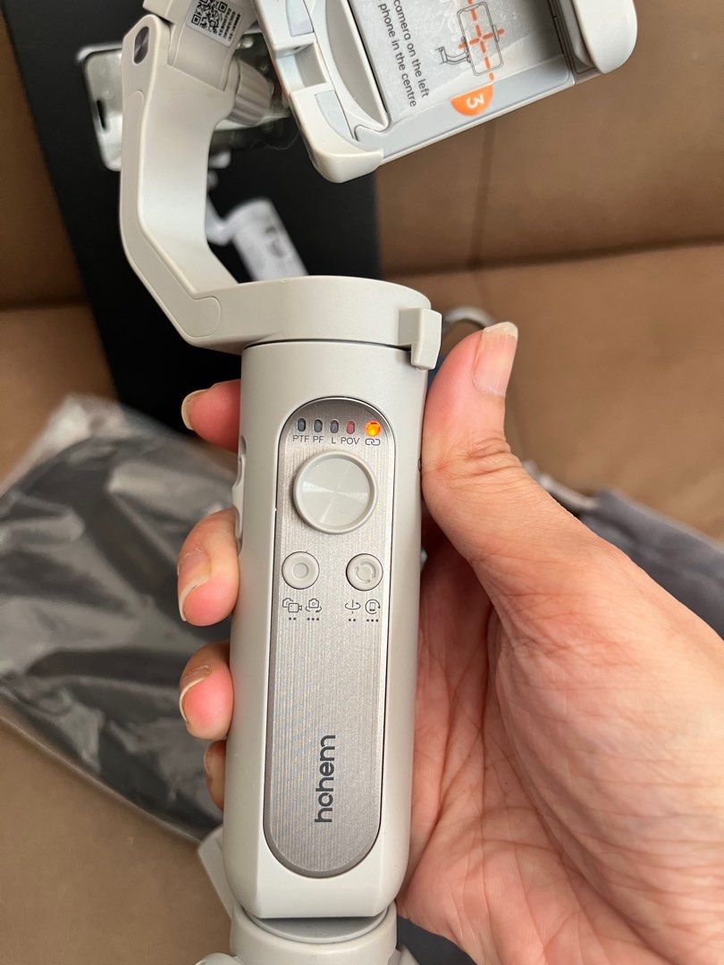 Hohem ISteady XE (Phone Gimbal) (Category: Mounts & Holders) located in Imus. Submitted by pacific.mermaids (Listing ID 1338374941, Image 3). Description: -never used, nakalabas lang sa box -no issues -complete w/box ‼️ FREE JBL ORIGINAL SPEAKER & MENS POUCH basta bilhin mo lang! Gamit ng ex ko yan nabibwisit lang ako tignan!!! 😠 eme .