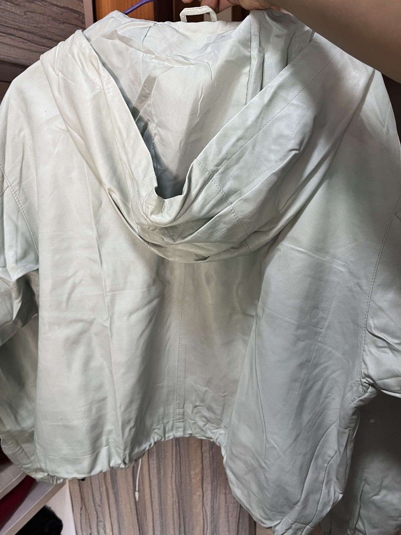 Jacket （分類：運動服裝）位於 Hong Kong。 由 06sushi 提交（商品編號 1338319866，圖片 3）。簡介： used once。