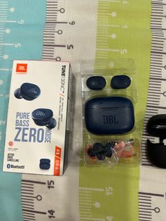 (Category: ) located in . Submitted by ai_lin_ee (Listing ID 1338390643, Image 1). Description: .