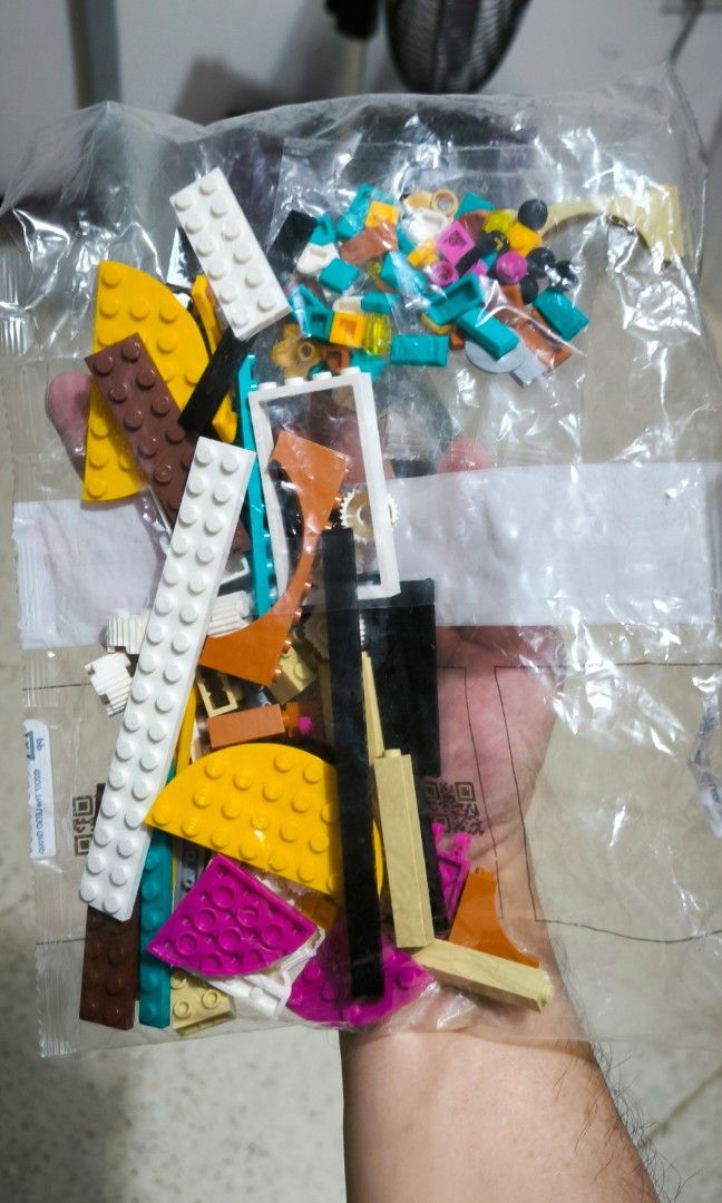 Lego assorted parts sealed packs (Category: Lego & Building Sets) located in Angeles City. Submitted by yellowbrickstore (Listing ID 1338446782, Image 3). Description: * READING IS ESSENTIAL * -Basa po muna bago DM- Follow me on my page: Yellowbrick Store 1. Price : FIXED napo tayo 2. Availabile Pa Ba? : YES po 3. Payment: GCASH,BPi bank 4. Shipping: JNT or LBC cop 5. hm shipping? - See picture for options 6. location? : Pampanga /near Recto 7. m