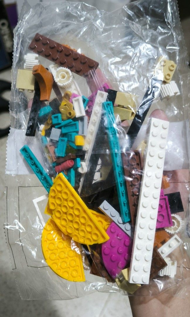 Lego assorted parts sealed packs (Category: Lego & Building Sets) located in Angeles City. Submitted by yellowbrickstore (Listing ID 1338446782, Image 2). Description: * READING IS ESSENTIAL * -Basa po muna bago DM- Follow me on my page: Yellowbrick Store 1. Price : FIXED napo tayo 2. Availabile Pa Ba? : YES po 3. Payment: GCASH,BPi bank 4. Shipping: JNT or LBC cop 5. hm shipping? - See picture for options 6. location? : Pampanga /near Recto 7. m