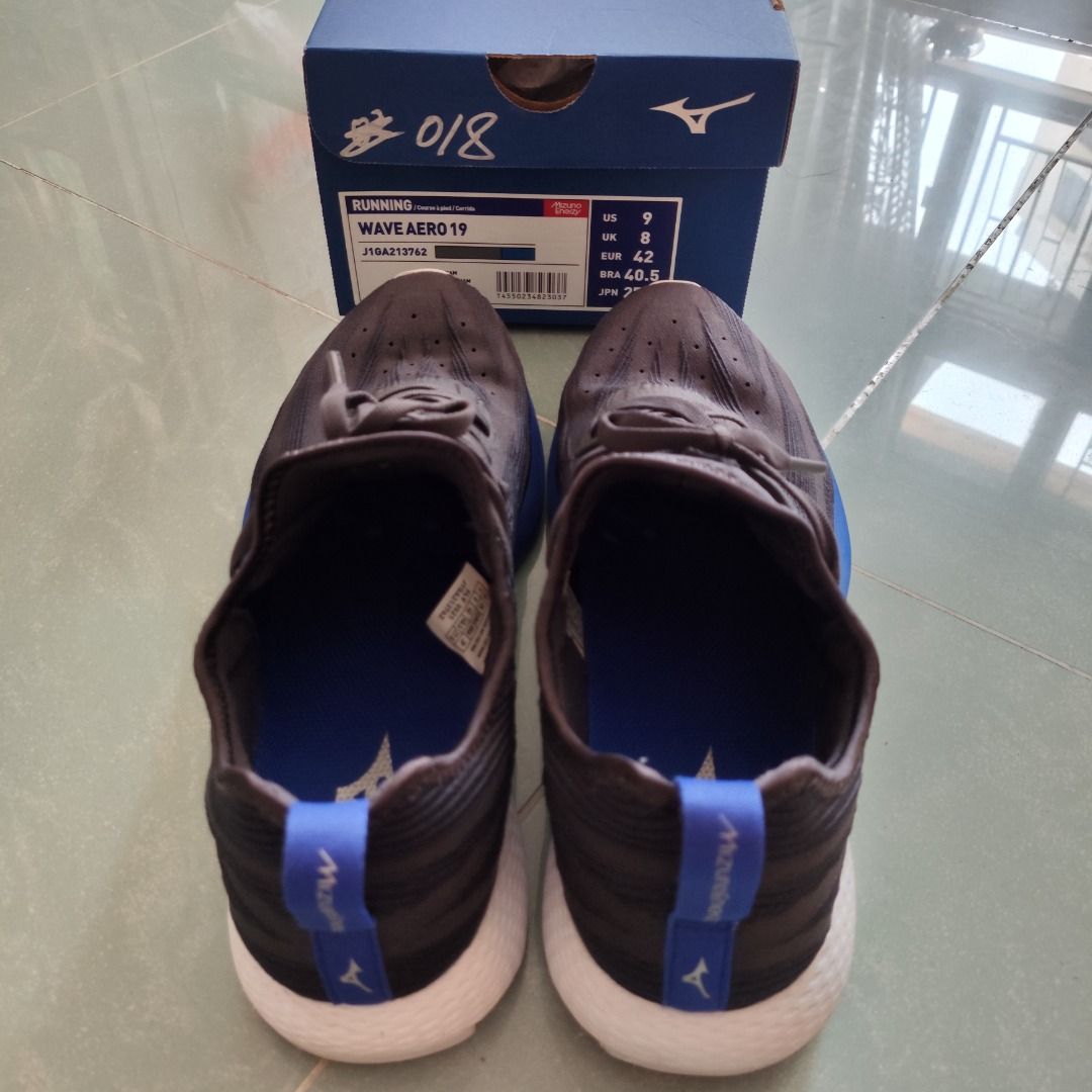 Mizuno Black Sports Shoes Size 42