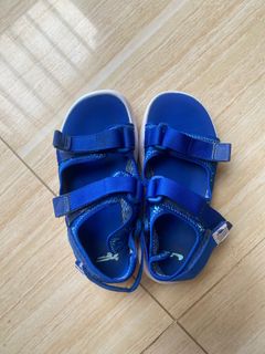 (Category: ) located in . Submitted by helpthisgurltodeclutter (Listing ID 1338343619, Image 1). Description: .