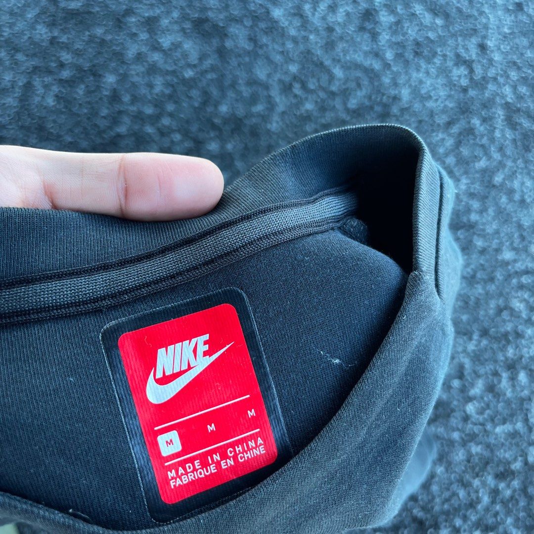 Nike Techfleece (Category: Activewear) located in Tarlac. Submitted by oddwheels.mnl (Listing ID 1338416241, Image 3). Description: 21x26.