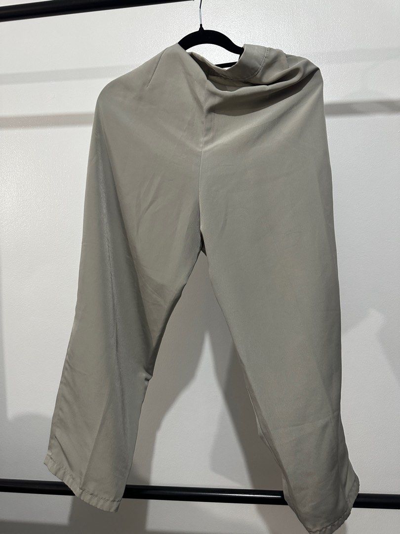OFFICE PANTS GRAY (Category: Other Bottoms) located in Makati City. Submitted by declutterwithjz (Listing ID 1338396088, Image 2). Description: Waist 33.