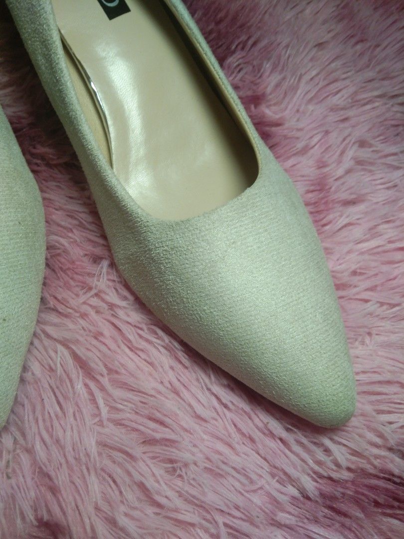 (S43) large women high heels (Category: Heels) located in Caloocan City. Submitted by aridasonlineshop (Listing ID 1338295555, Image 2). Description: large size 28cm no box.