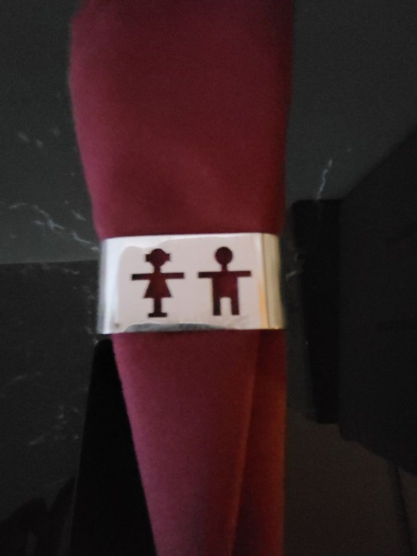 Stainless Napkin Ring (Category: Towels, Napkins & Holders) located in Pasig City. Submitted by shirls08 (Listing ID 1338341426, Image 3). Description: .