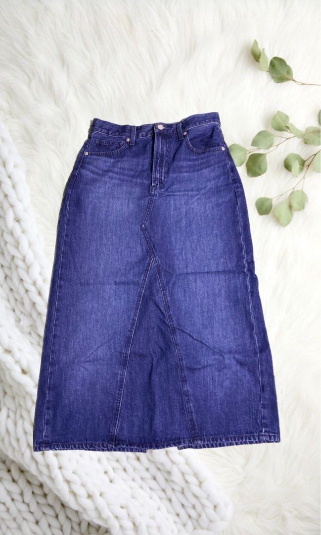 Uniqlo Long Skirt (Category: Skirts) located in Paranaque City. Submitted by d_clutterss (Listing ID 1338405646, Image 1). Description: - SRP 1,990 - brand new, only removed the tag & fit it - rfs doesn’t suit me - no flaws at all - denim blue color.