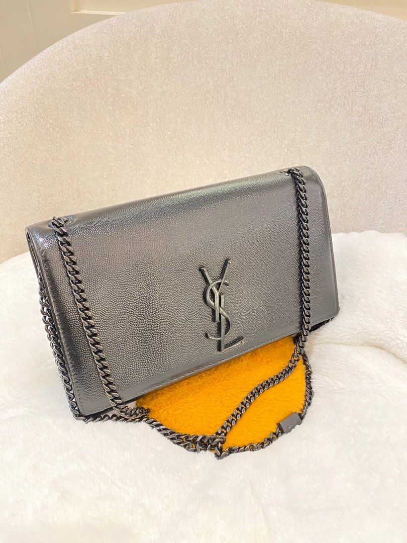 YSL SAINT LAURENT MEDIUM KATE IN BLACK PEBBLED LEATHER CHAIN BAG