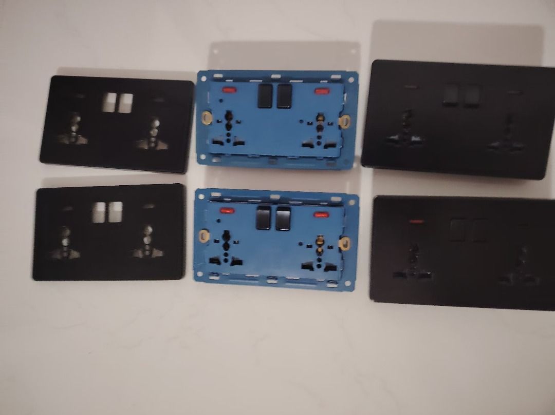 13A Switch Socket (Category: Everything Else) located in Singapore. Submitted by window_12 (Listing ID 1338486090, Image 1). Description: .