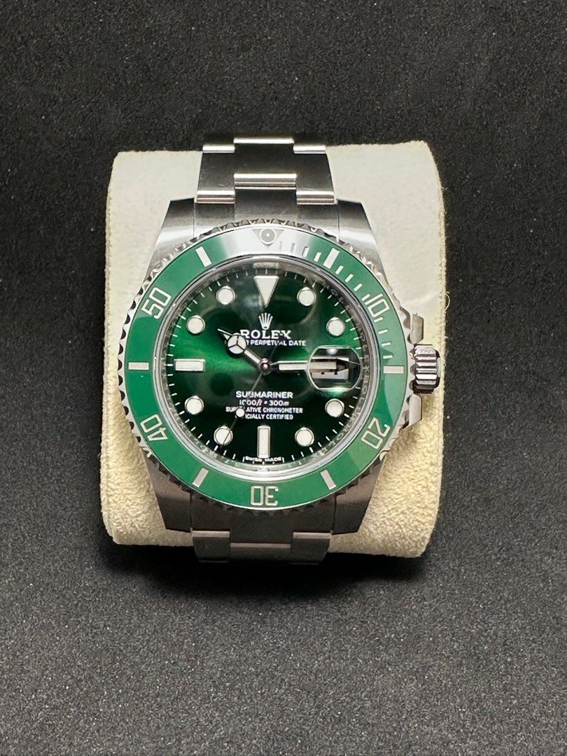 '20 Rolex Submariner Hulk 116610LV (Category: Luxury Watches) located in Muntinlupa City. Submitted by on.the.dot.timepieces (Listing ID 1338584482, Image 2). Description: ‼️repriced‼️ Year: 2020 Brand: Rolex Model: Submariner (Hulk) Ref.: 116610LV Diameter: 40mm AD: Foreign Power Reserve: 48h Inclusions: Authenticity Card, Manual, Warranty, Double box Aesthetic rating: 9/10 (scratches on clasp due to desk diving Unpolished, untouched 1,118,000 s