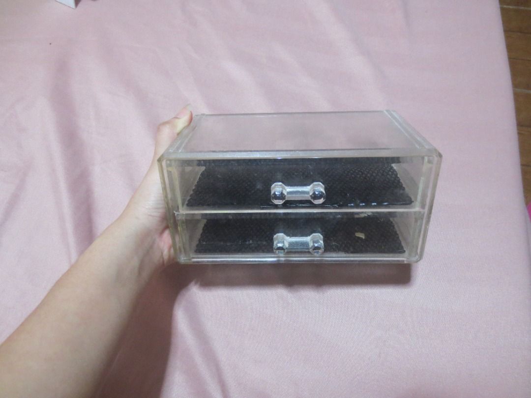 2 Layer Acrylic Clear Makeup Storage Organizer Drawers (Category: Makeup) located in Bulacan. Submitted by darlingdoe (Listing ID 1338623617, Image 1). Description: has obvious signs of usage needs cleaning dm for more pics <33.