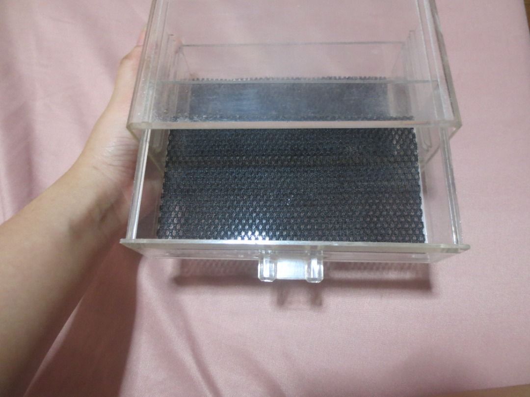 2 Layer Acrylic Clear Makeup Storage Organizer Drawers (Category: Makeup) located in Bulacan. Submitted by darlingdoe (Listing ID 1338623617, Image 2). Description: has obvious signs of usage needs cleaning dm for more pics <33.