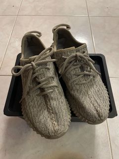 yeezy moonrock Carousell Hong Kong