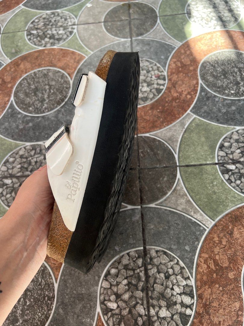 Birkenstock Arizona Platform size 38 (Category: Slippers and slides) located in Manila. Submitted by lean14 (Listing ID 1338553710, Image 3). Description: With minimal stain di naman halata pagsuot No heel drag no toe drag Papillio by Birkenstock Size 38 rf platform .