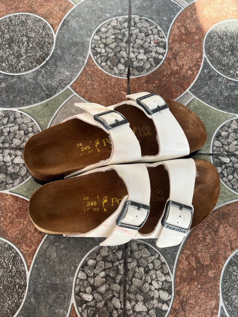 Birkenstock Arizona Platform size 38 (Category: Slippers and slides) located in Manila. Submitted by lean14 (Listing ID 1338553710, Image 2). Description: With minimal stain di naman halata pagsuot No heel drag no toe drag Papillio by Birkenstock Size 38 rf platform .