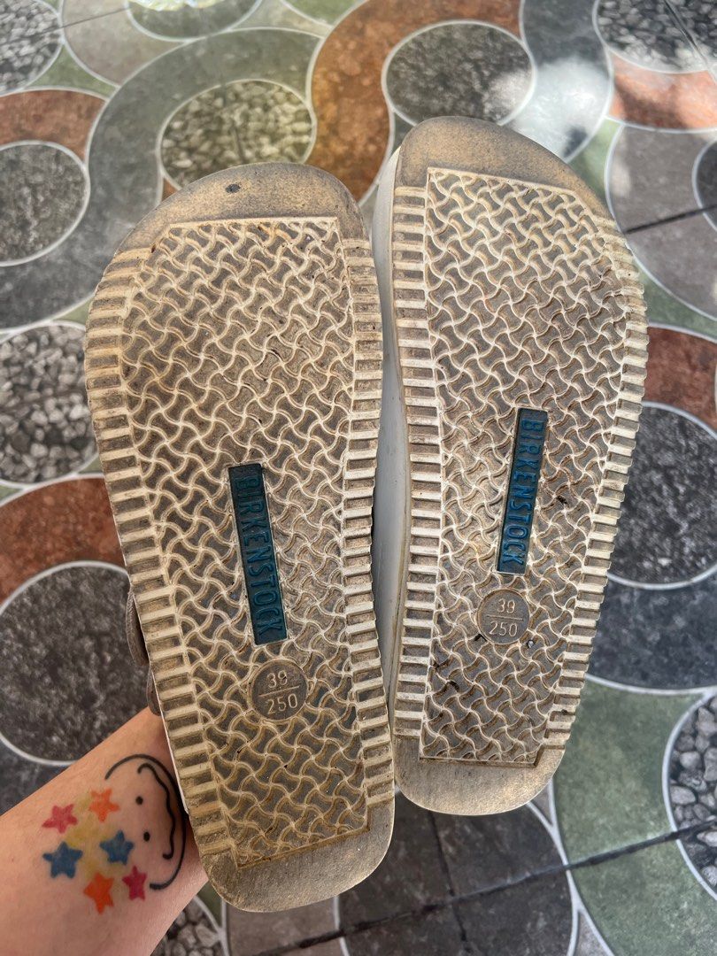 Birkenstock clogs size 39 (Category: Slippers and slides) located in Manila. Submitted by lean14 (Listing ID 1338557461, Image 3). Description: Excellent condition No heel deag no toe drag Minimal stain signs of usage Size 39 .