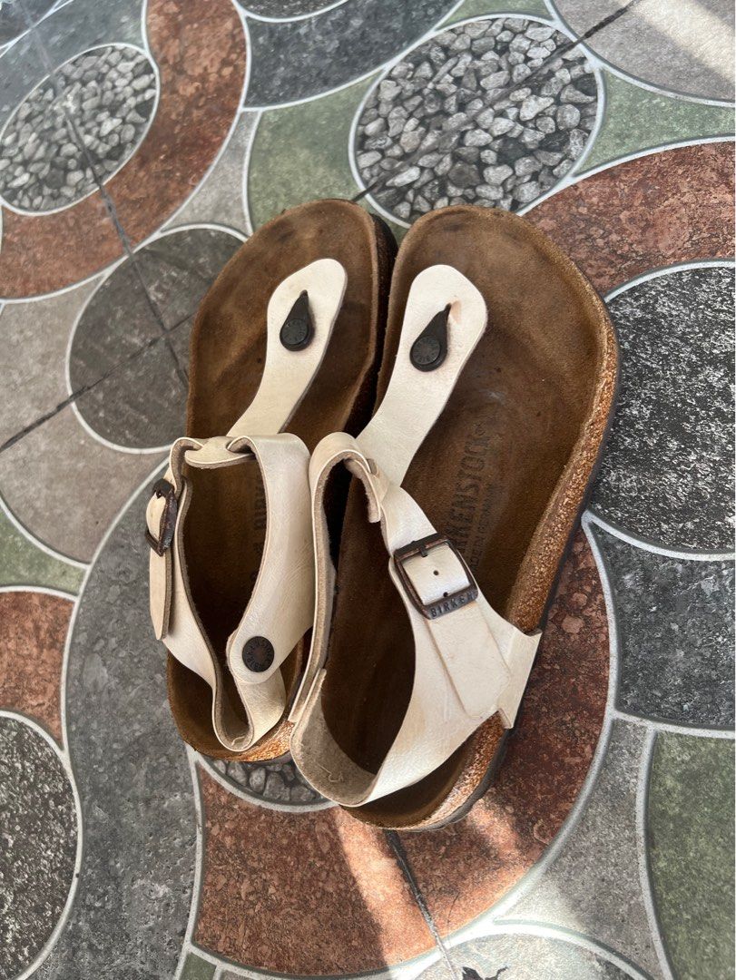 Birkenstock Kairo pearlwhite size 38 (Category: Sandals) located in Manila. Submitted by lean14 (Listing ID 1338560969, Image 1). Description: No major issue Minimal signs of usage only Still nice when wearing 1500 last price posted.