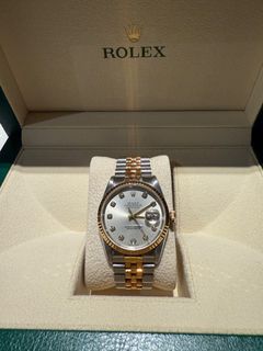 (Category: ) located in . Submitted by vintage.luxury (Listing ID 1338633768, Image 1). Description: .