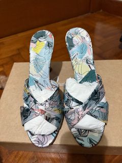 (Category: ) located in . Submitted by heythereshoppers (Listing ID 1338562696, Image 1). Description: .