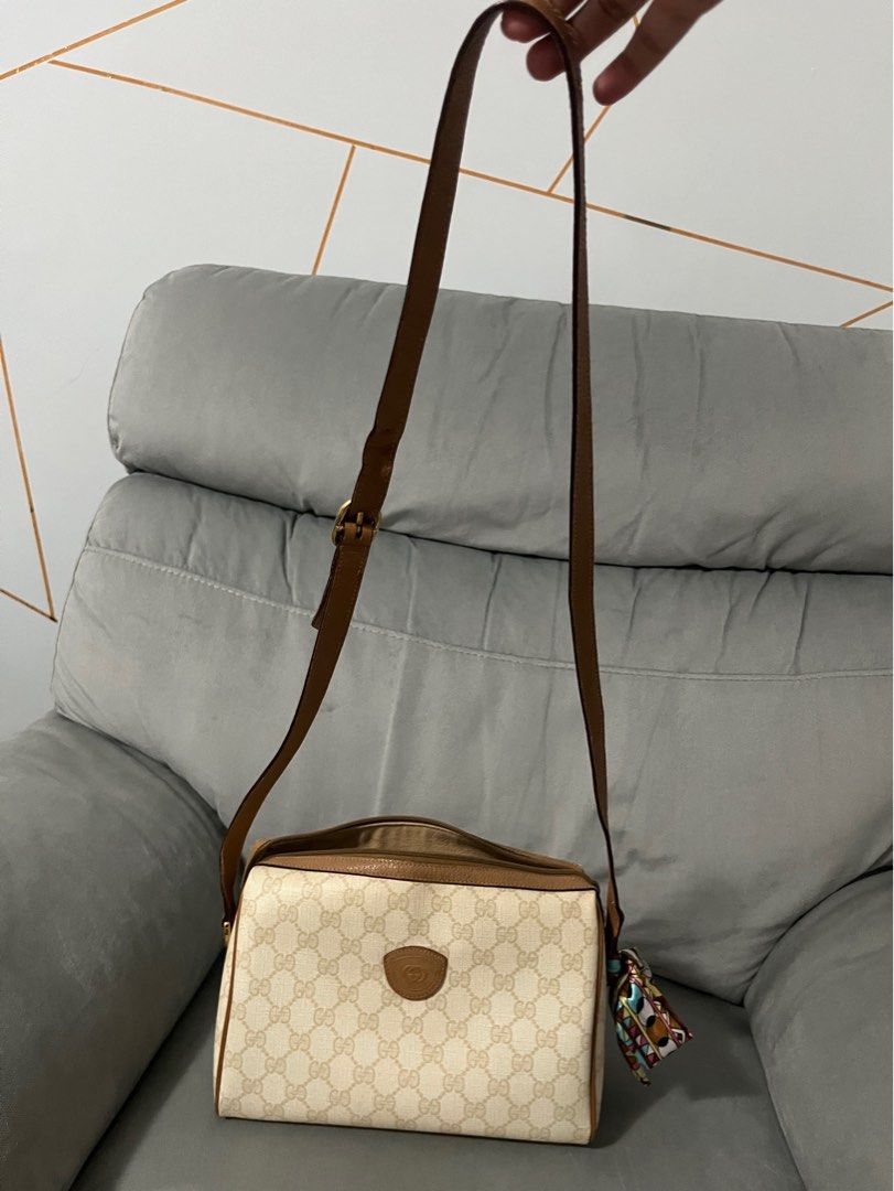 Gucci sling bag (Category: Cross-body Bags) located in Kabankalan. Submitted by mad_zillaaa (Listing ID 1338598609, Image 2). Description: See photos for details.