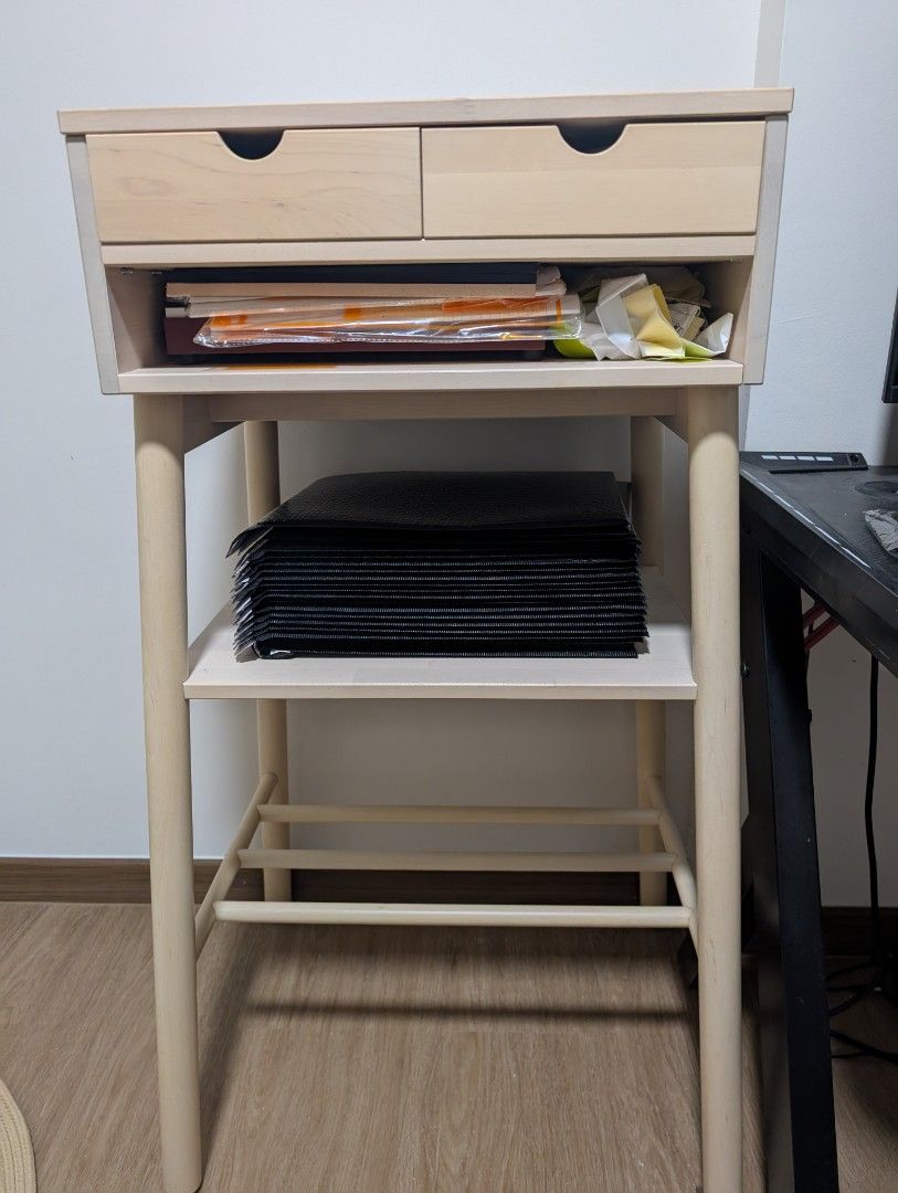 High table (Category: Tables & Sets) located in Singapore. Submitted by nsrlhqq (Listing ID 1338566684, Image 1). Description: .