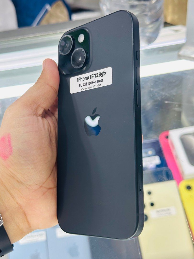 Iphone 15 128gb 100% batt Dualsim FU (Category: iPhone 15 Series) located in San Juan City. Submitted by javedsgadgetshop (Listing ID 1338613285, Image 2). Description: OPEN FOR INSTALLMENT VIA CREDIT CARD/GGIVES/SPAY/BILLEASE & SWAP/TRADE-IN! BUY AND SELL! Quick Specs : Iphone 15 •128gb •CH Variant •100% batt health •Factory Unlock •100% Smoothness •No hidden issue | No Repaired •100% Authentic | Not Refurbished •w/ OEM Charger & store warranty 