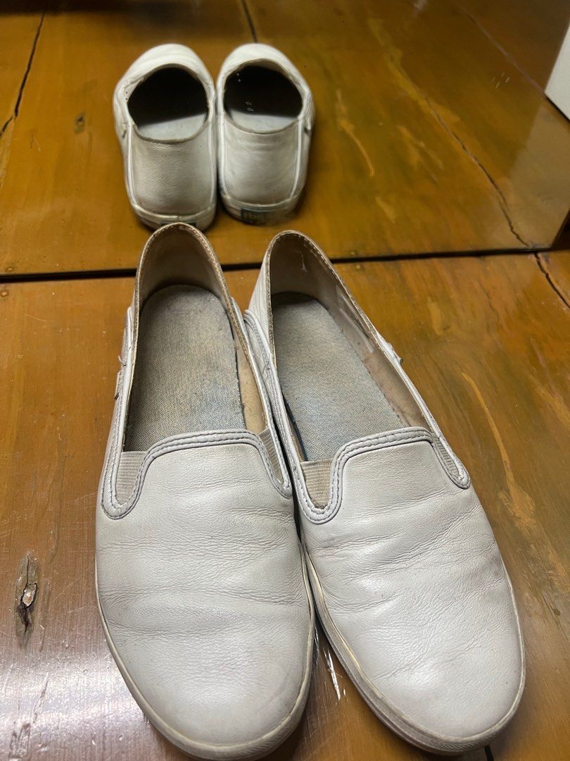 Keds white leather flats/ shoes (Category: Flats & Sandals) located in San Fernando. Submitted by _prelovedbysflp (Listing ID 1338556998, Image 3). Description: Needs cleaning Box included.