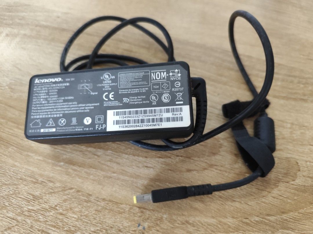 Laptop adaptor LENOVO (Category: Electrical, Adaptors & Sockets) located in Makati City. Submitted by marculit (Listing ID 1338473600, Image 1). Description: nawala Ang laptop naiwan Ang changer Incase my need pm nalang.